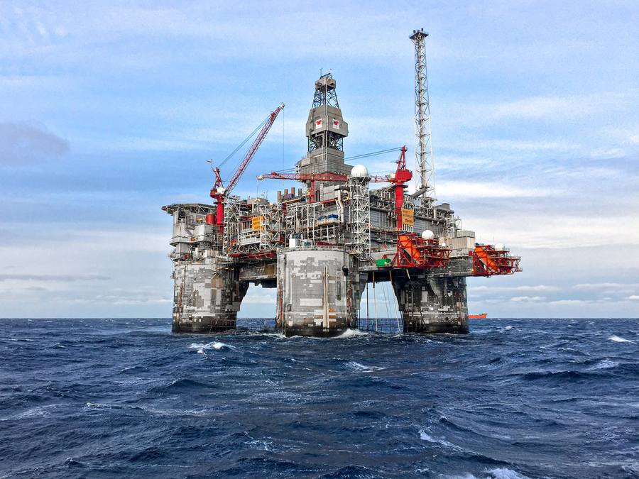 Plataforma petrolífera offshore em produção